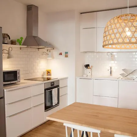 Апартаменти Flh Estrela Comfortable Flat Лісабон